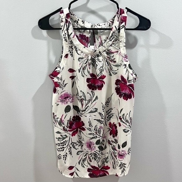 Kismet white red and pink floral cutout top size small NWT - Picture 4 of 10